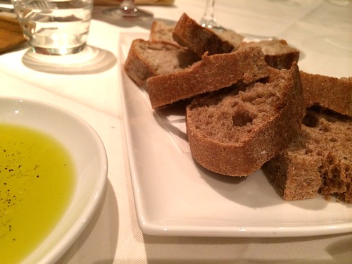 パンとオリーブ＠オステリア・トット