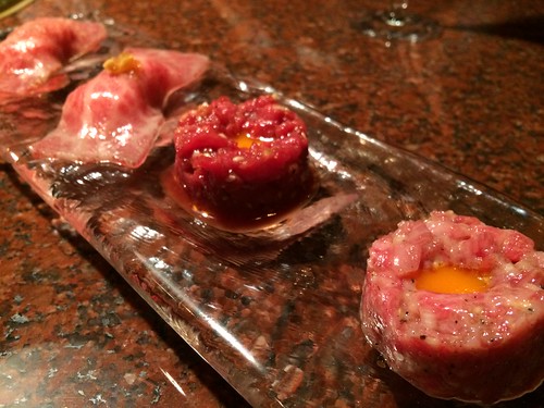 ざぶとんの炙り握り・タレ・おろしポン酢、塩ユッケ、タレユッケ＠うしごろ 銀座店