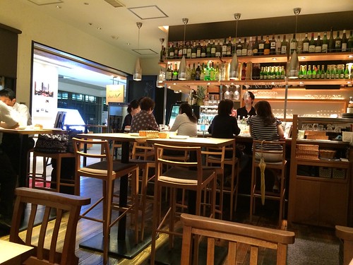お野菜とワインのマリアージュでヘルシーに！丸ビル内にある女子向けワインダイニング。＠シェフズ ブイ 丸ビル店（丸の内）