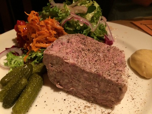 豚肉のテリーヌ　サラダ添え@ル・ブション・オガサワラ