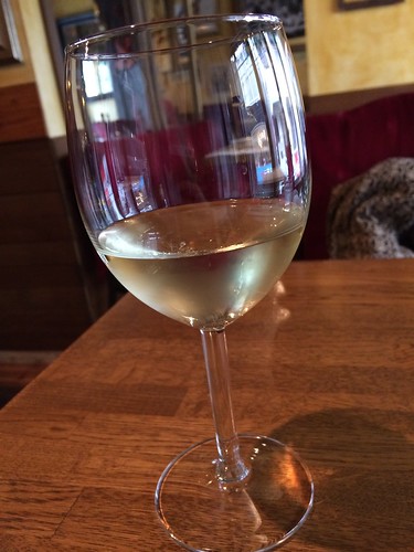 食前酒の白ワイン＠プティ・デビュー