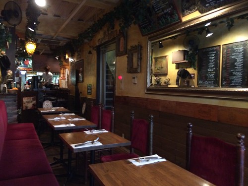 店内は細長＠プティ・デビュー