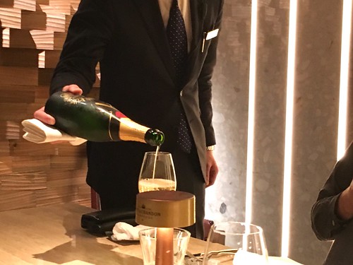 ノマド グリル ラウンジ