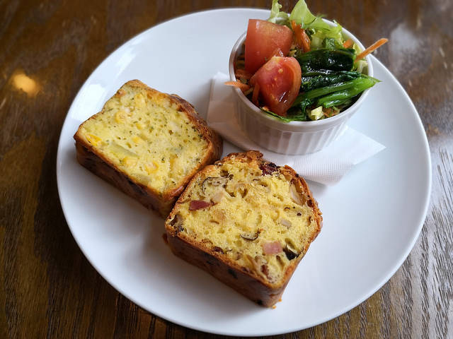 【東中野】カフェイワブチ＠ほっこりカフェのケークサレでランチ。