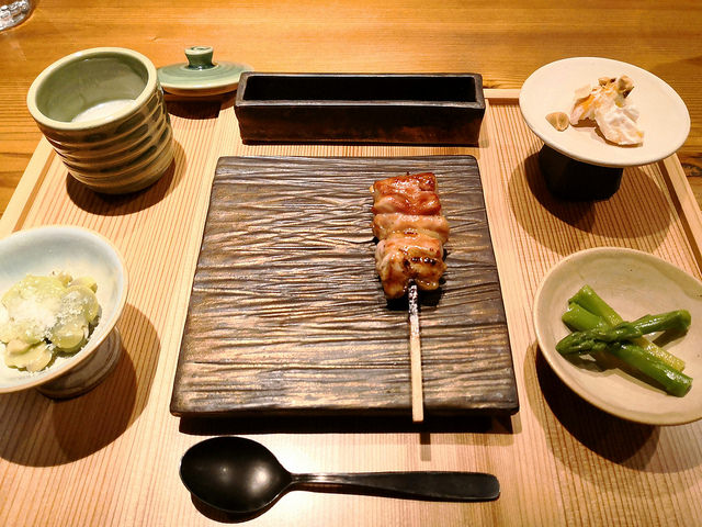 【五反田】とり口＠それがしグループの新店。みずみずしい絶品焼き鳥とのマリアージュが最高です。