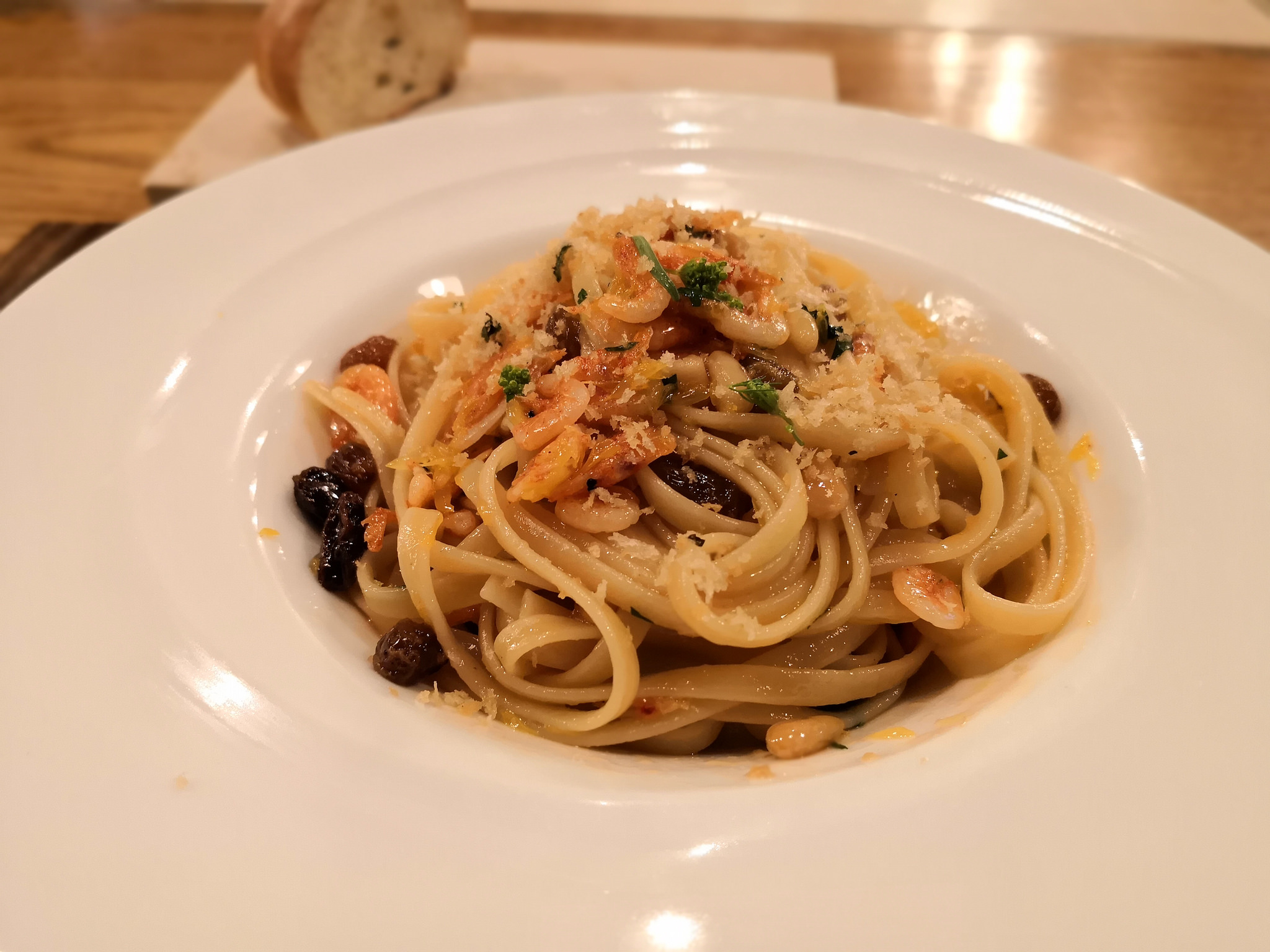 【白金】ビッフィ テアトロ＠平日限定パスタランチは1600円。接客が上品なイタリアン。