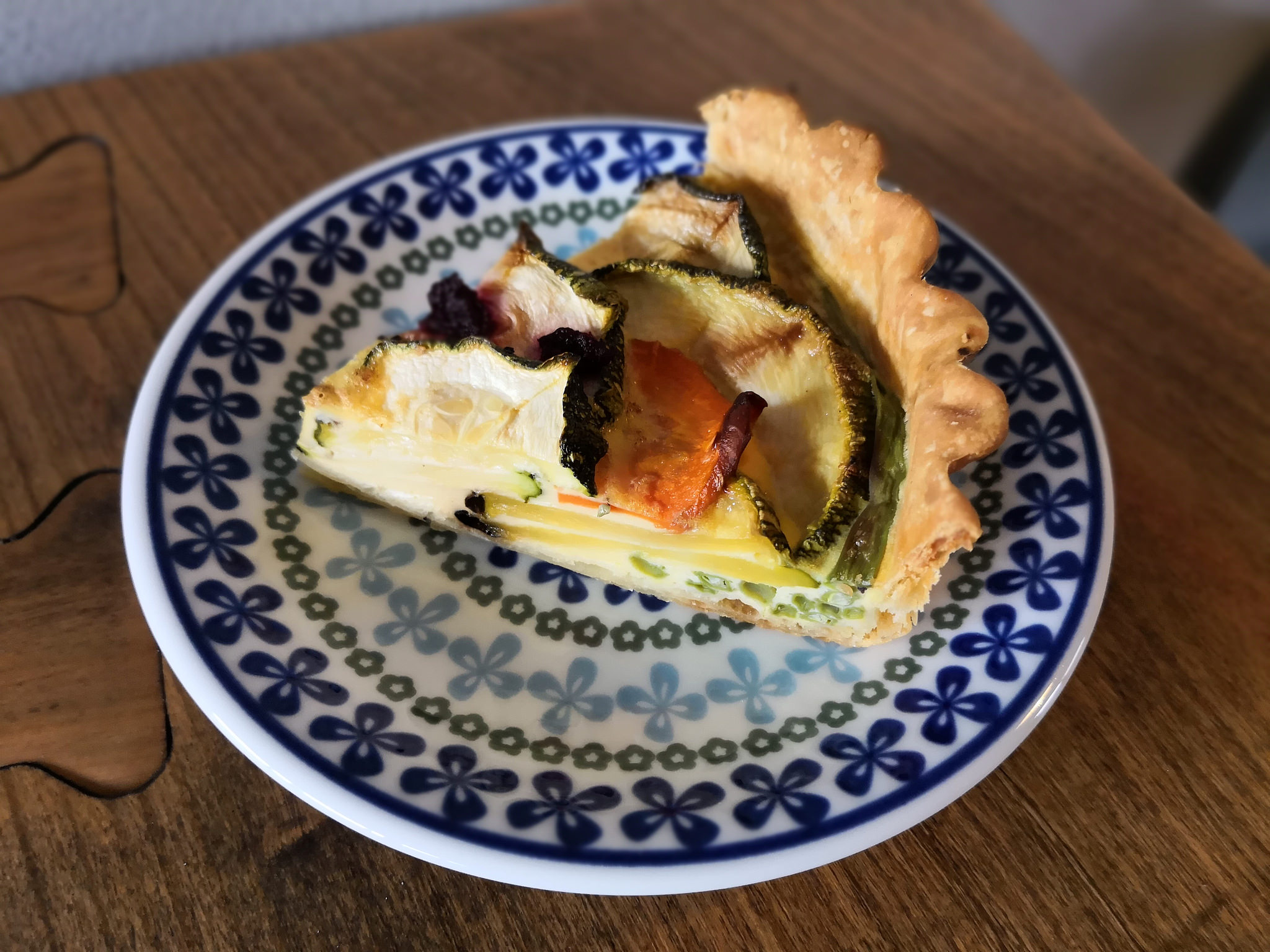 【飛騨高山】トミィ ミューズリー＠地元食材を使ったカフェ。飛騨もものスムージと野菜キッシュをテイクアウトで。