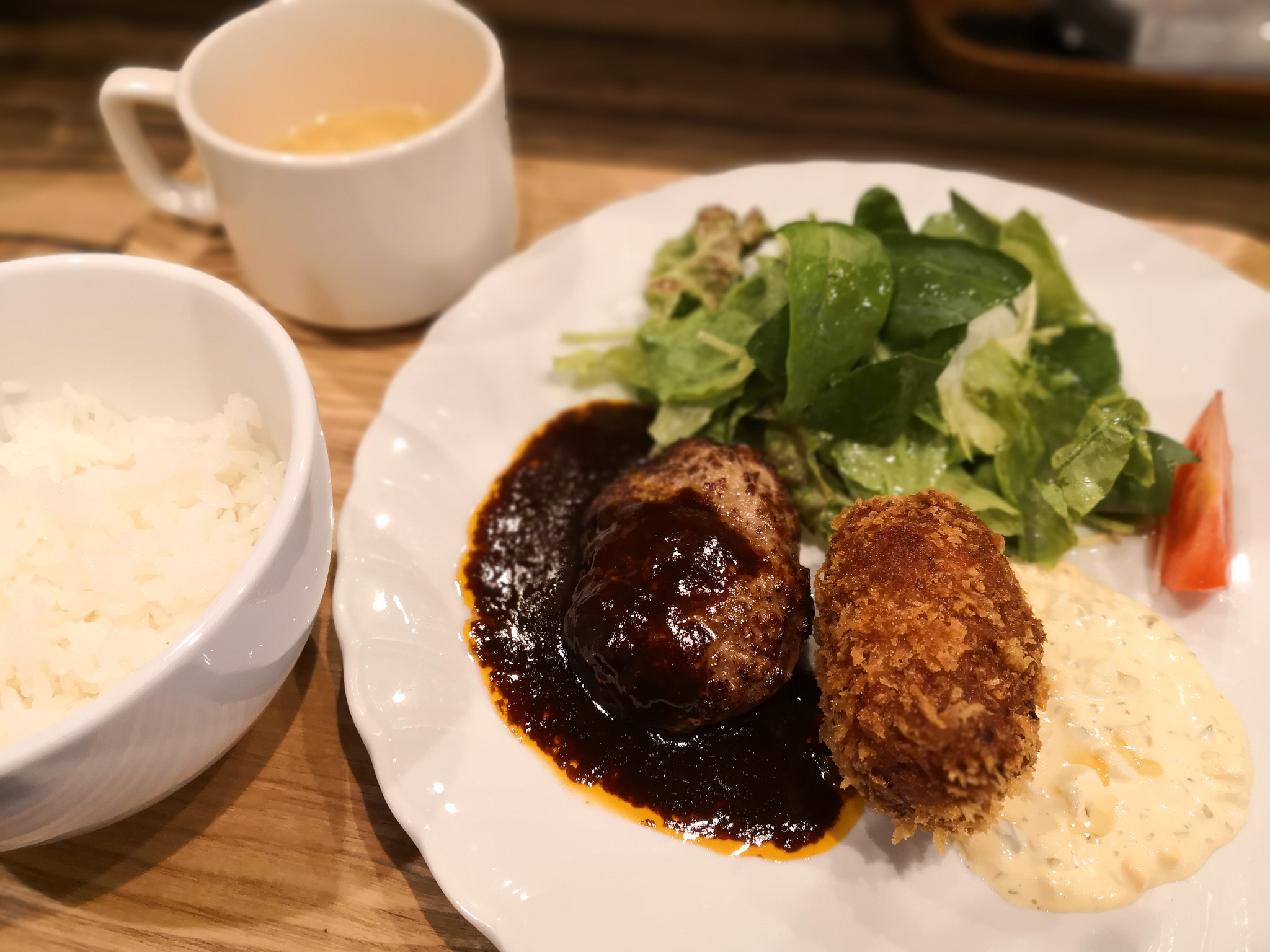 【五反田】洋食居酒屋 なっちゃん＠裏路地にひっそりとある洋食ランチ。量は少なめですが味はいい感じ。