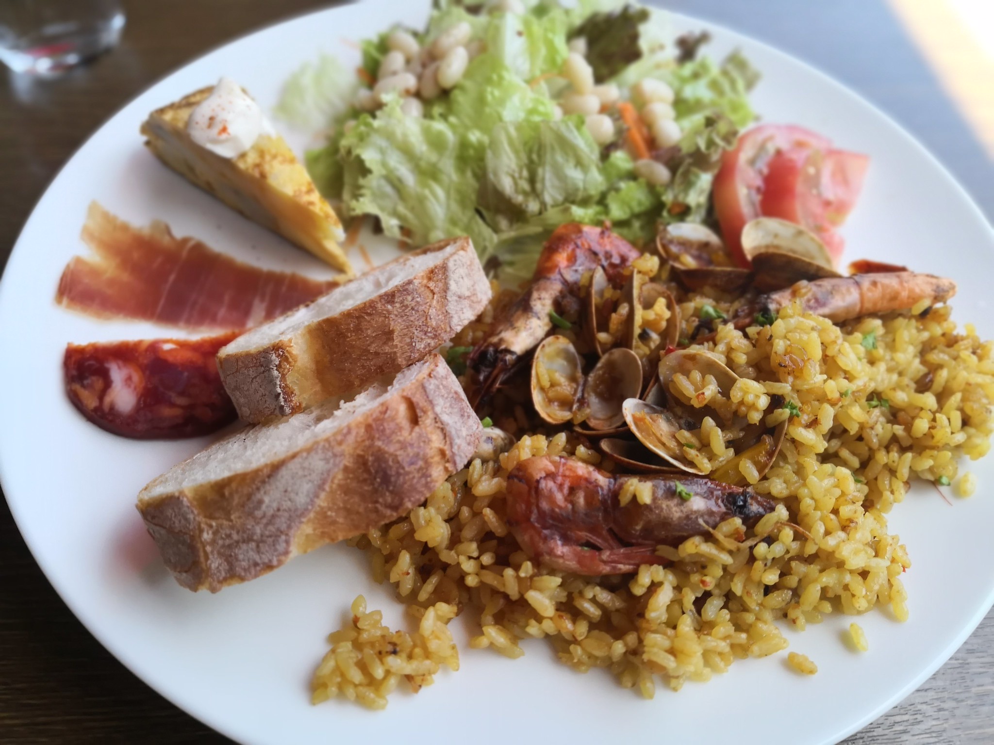 【五反田】ばる あらら＠スパニッシュバルでパエリアランチ。