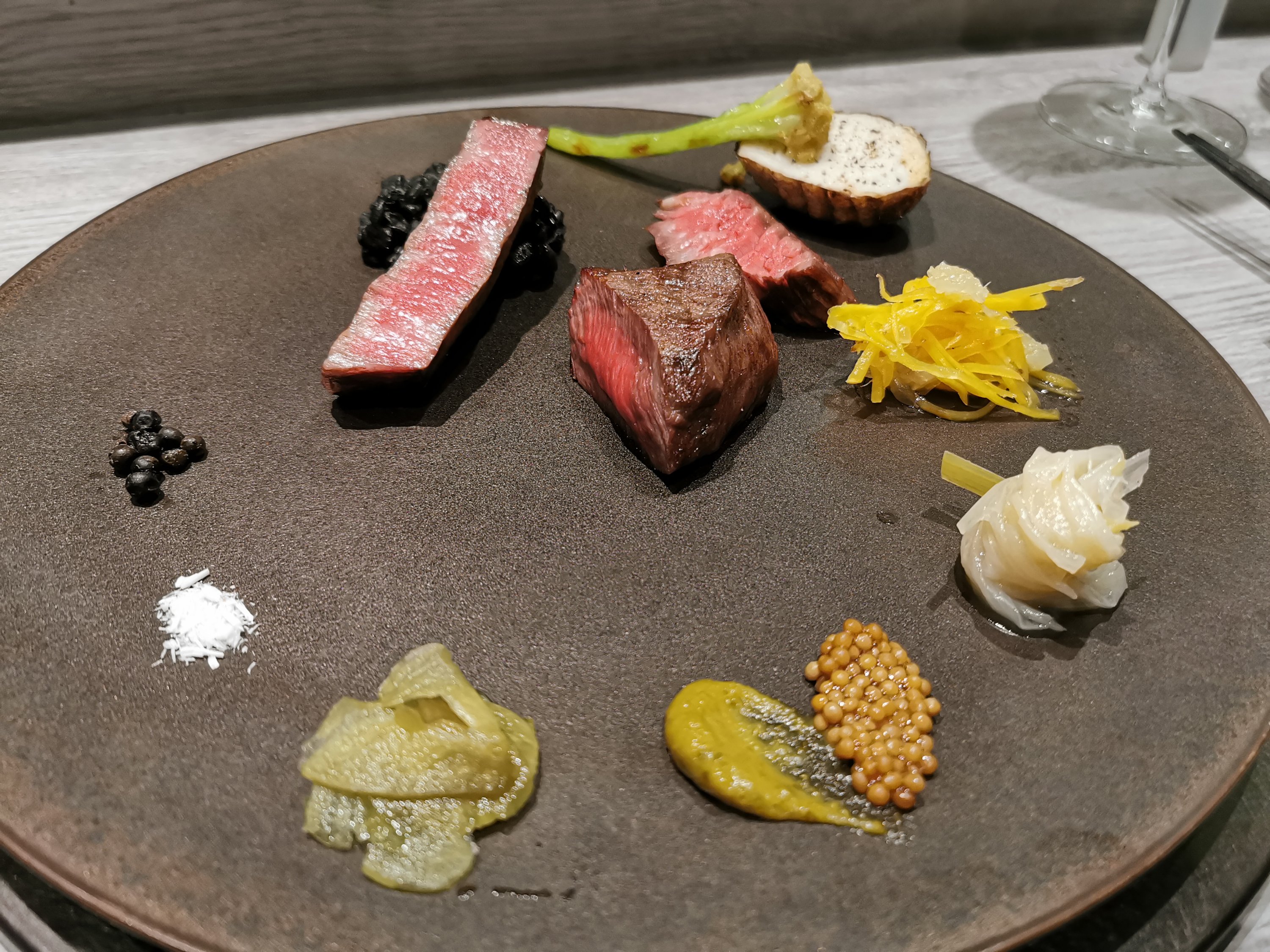 【西麻布】FIRE WOOD TOKYO＠大人の隠れ家でイノベーティブな薪火和牛料理とペアリングを楽しめる！