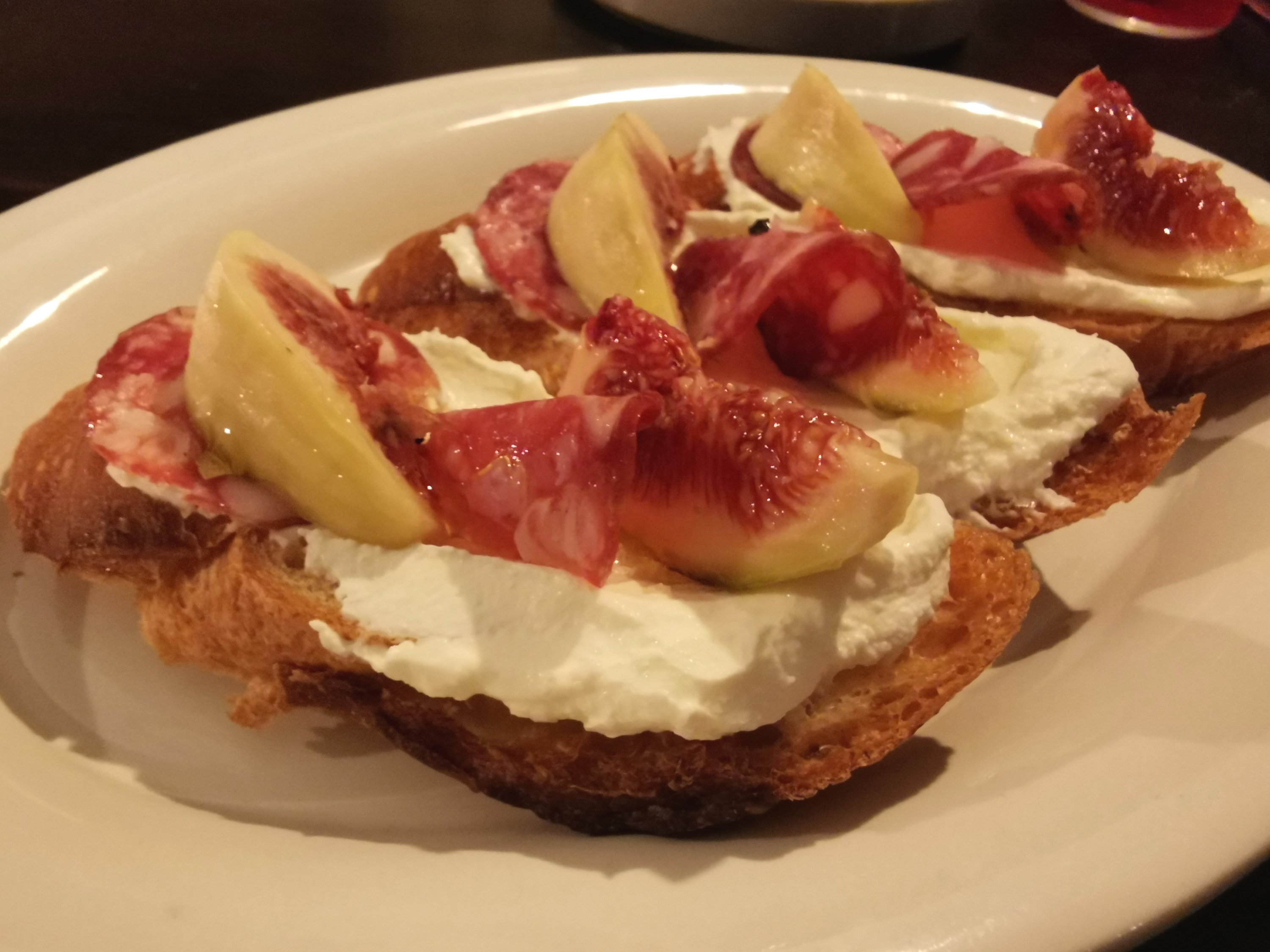 【北鎌倉】パーラールーム＠昼はカヌレ屋、夜は気軽に立ち寄れる小粋なビストロ。