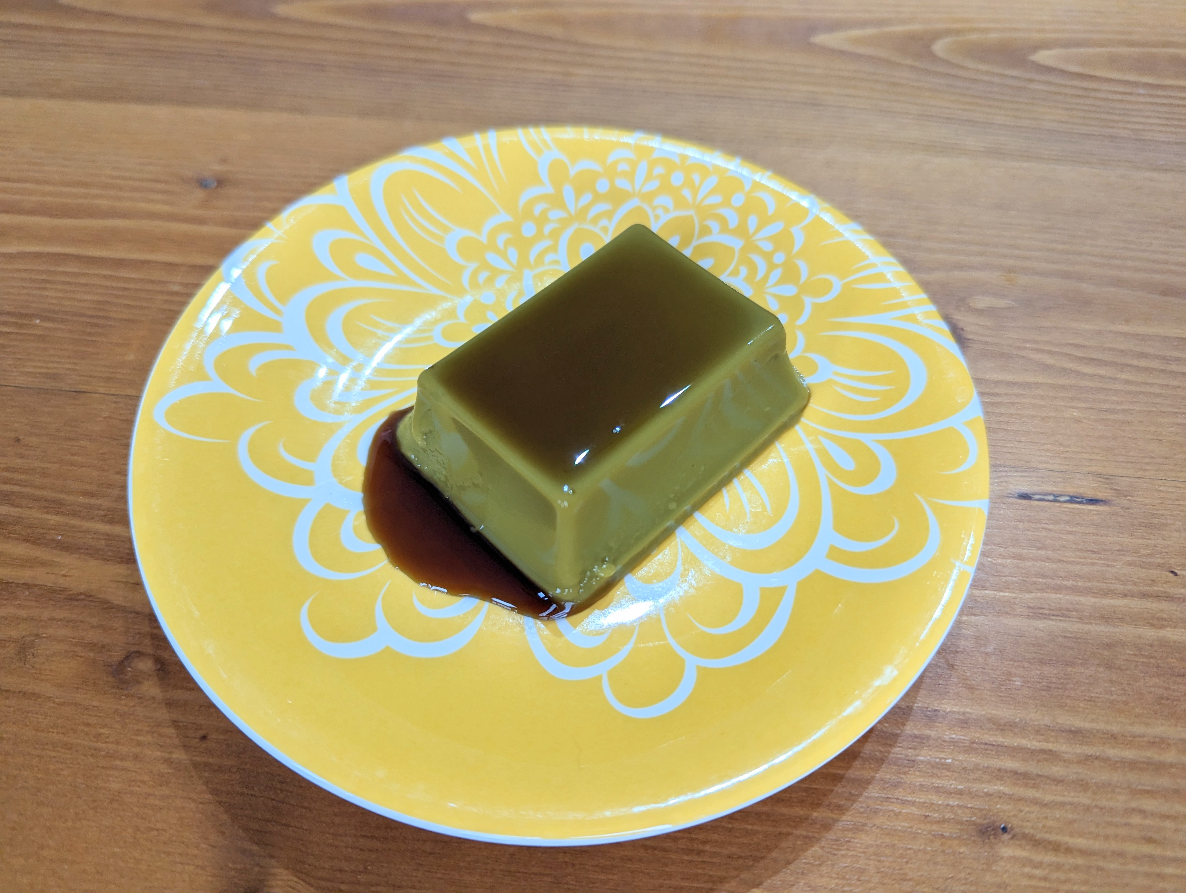 【お取り寄せPR】罪悪感が少ない和風スイーツ「抹茶とうふ」。抹茶のほろ苦さと豆腐のコクが絶妙なバランス。