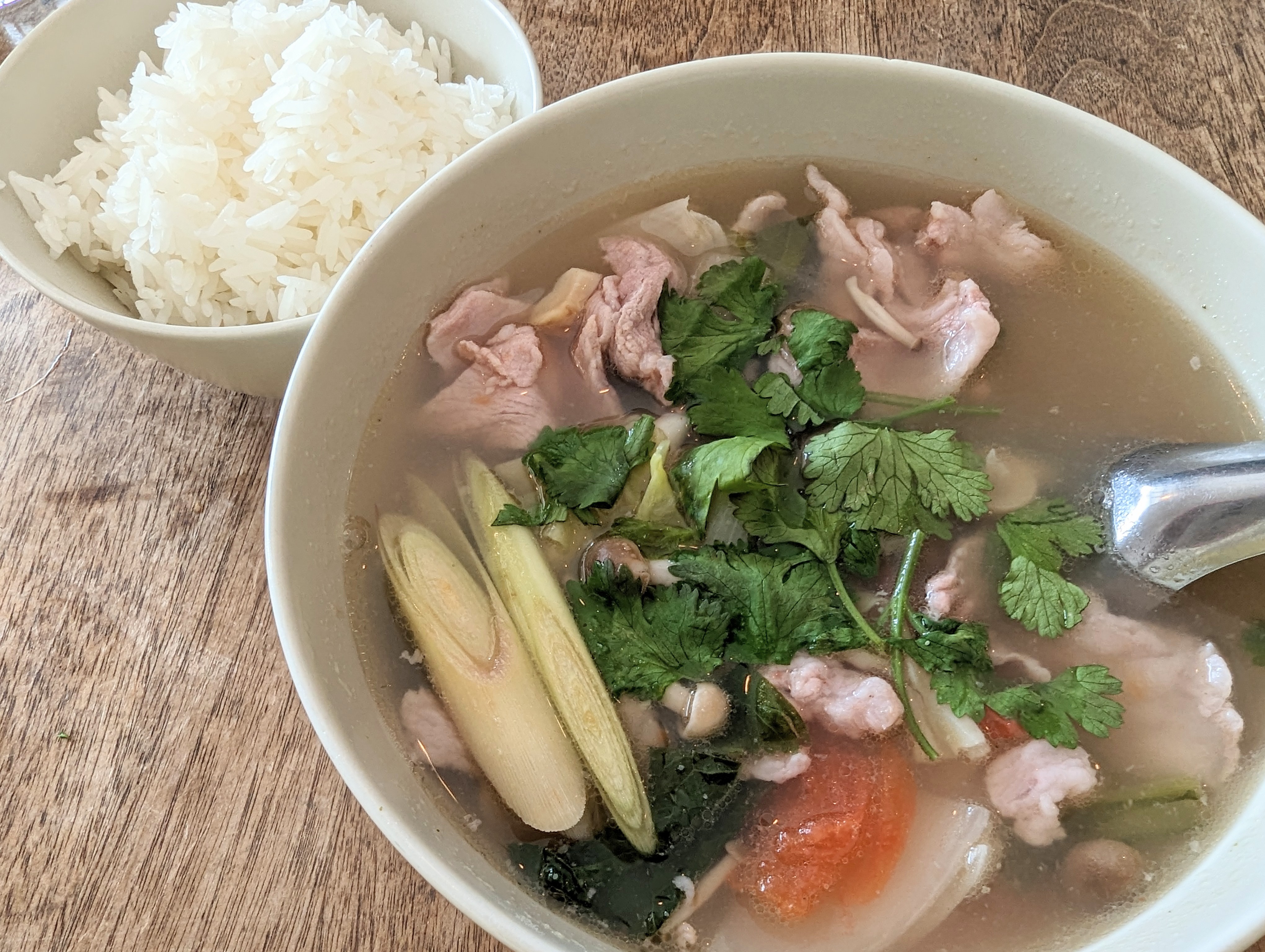 【鎌倉】クリヤム ＠さわやかな野菜とハーブ、心地よい辛みと酸味。おしゃれで居心地のよいタイ料理屋さん。