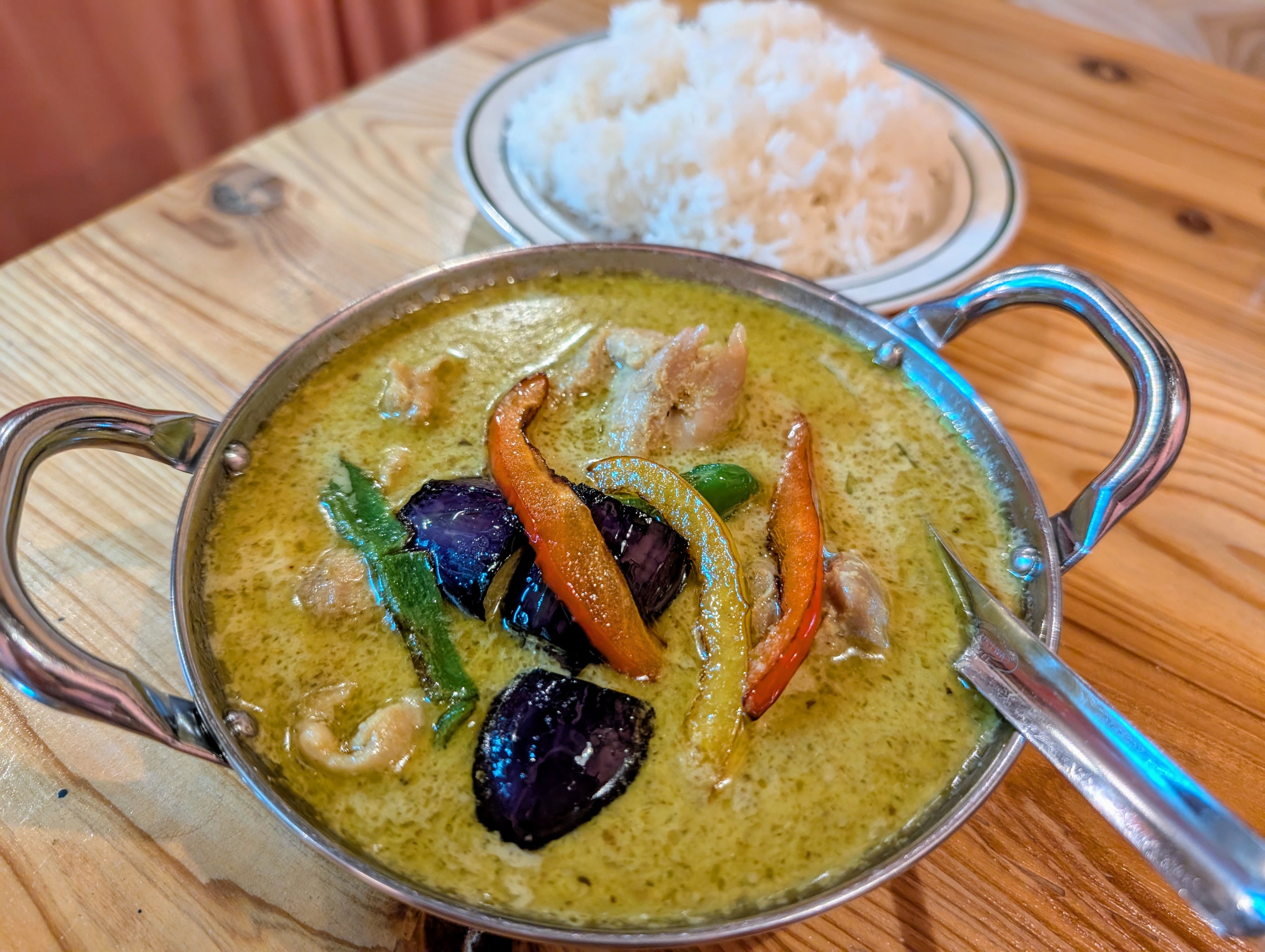 【辻堂】トンファー（THONG-FAH）＠タイ人シェフの作る本格タイ料理。平日限定のおまかせコースがめちゃお得！