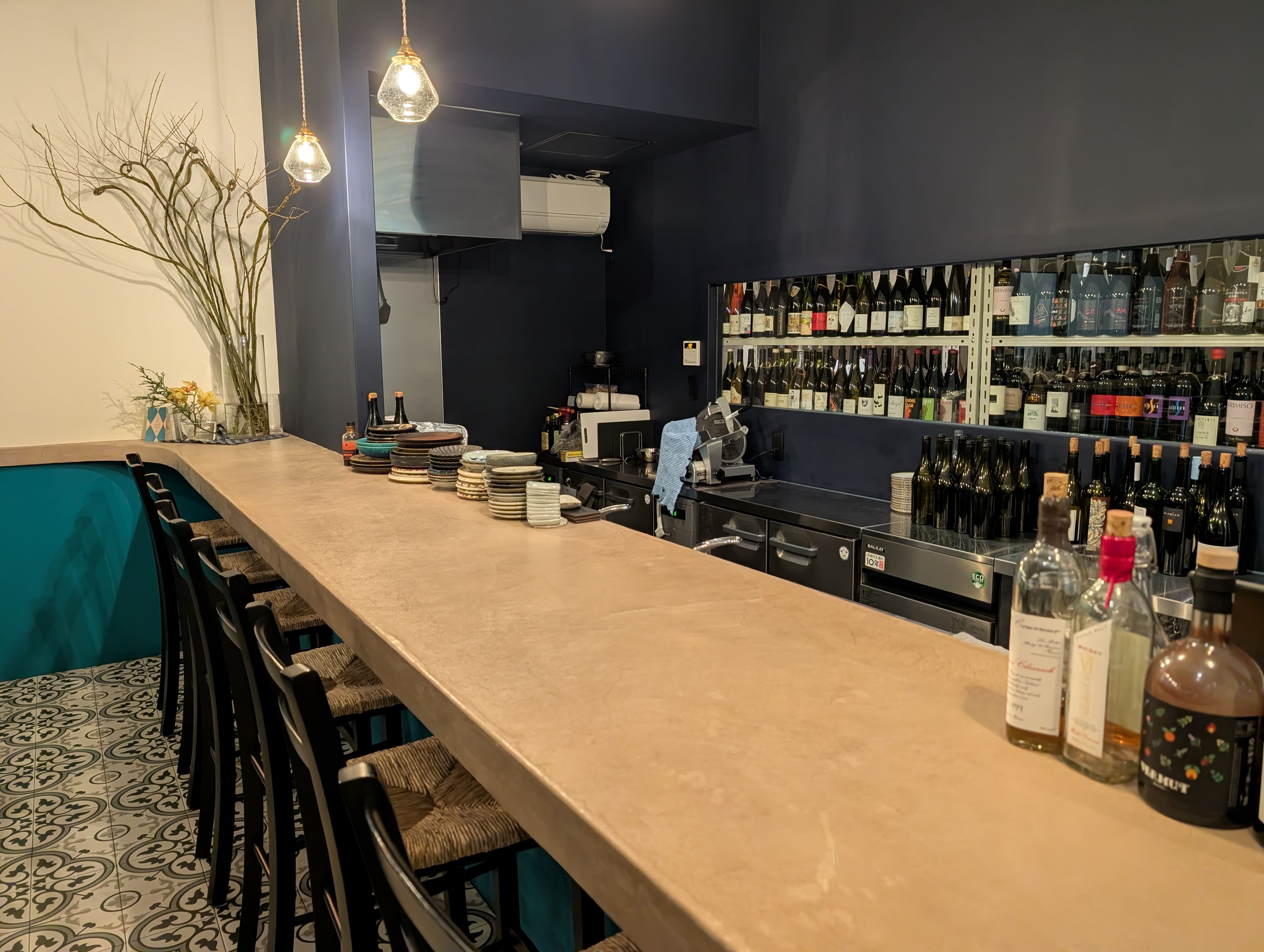 【神田】aux facettes ＠ 神田らしからぬ洗練空間！旬の食材とナチュールワインを楽しむ大人の隠れ家